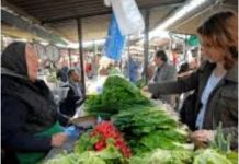 Lista „Prljavih 12“ za 2025: Koje voće i povrće zahtijeva dodatni oprez pri kupovini i pripremi