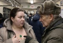 Svako jutro ženi je bilo mučno, a ljekari nisu mogli pronaći uzrok, sve dok jednog dana u autobusu stariji zlatar nije primijetio njenu ogrlicu i tiho rekao: „Ako vam je život drag, odmah skinite ovaj privjesak i nikada ga više ne nosite.“