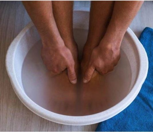 SVAKO VECE POTOPITE STOPALA U OVU VRUCU KUPKU, CUDO JE ZA IMUNITET: Stari kineski lijek stiti od virusa, a i PODMLAĐUJE