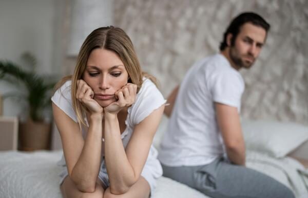 Šta se dešava kada žena izgubi želju za intimnim odnosom? Ovo su prvi znakovi za uzbunu