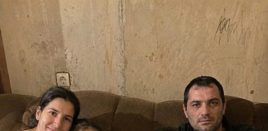 Moj muž je nakon tri kćeri zahtijevao četvrto dijete — samo zato da napokon dobije sina… ali nakon mog odgovora izbacio me iz kuće, a ja sam sve okrenula u svoju korist