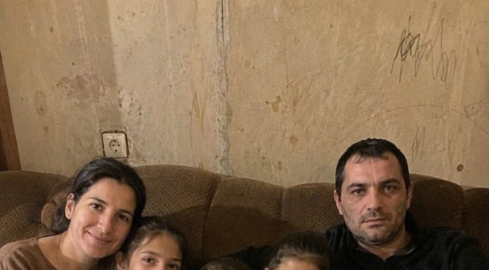 Moj muž je nakon tri kćeri zahtijevao četvrto dijete — samo zato da napokon dobije sina… ali nakon mog odgovora izbacio me iz kuće, a ja sam sve okrenula u svoju korist