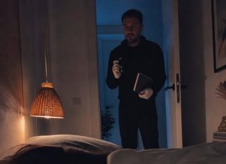 Muž mi je svake večeri davao tabletu „da mi pomogne da bolje spavam“. Jednom sam se pravila da je uzimam i ležala nepomično, tiho promatrajući sve. U 2:47, ušao je u sobu noseći rukavice, kameru i crnu bilježnicu i šapnuo nešto što nikada nisam smjela čuti.