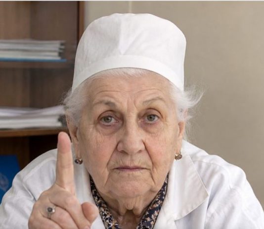 Nanesite ovo ulje na noge pre spavanja: Zaboravljena metoda lekara za očuvanje krvnih sudova i zglobova