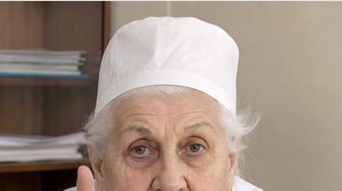 Nanesite ovo ulje na noge pre spavanja: Zaboravljena metoda lekara za očuvanje krvnih sudova i zglobova