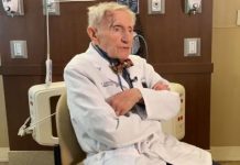 Najstariji lekar ima 102 godine, a i dalje radi i vitalan je kao mladić: Ovo su njegove 4 tajne dugovečnosti