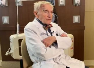 Najstariji lekar ima 102 godine, a i dalje radi i vitalan je kao mladić: Ovo su njegove 4 tajne dugovečnosti