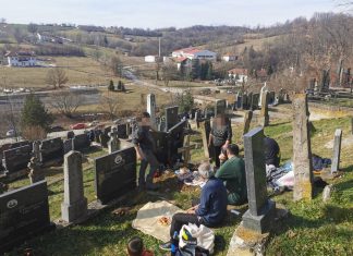 Svetlana otišla na grob svog sina, pa saznala šokantnu istinu: na zadušnice srela misterioznog čoveka, a onda…