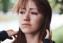 “Mala, jesi li to ti?”: Devojčica iz sirotišta došla je na razgovor za posao čistačice, ali nije mogla ni da sanja koga će tamo sresti