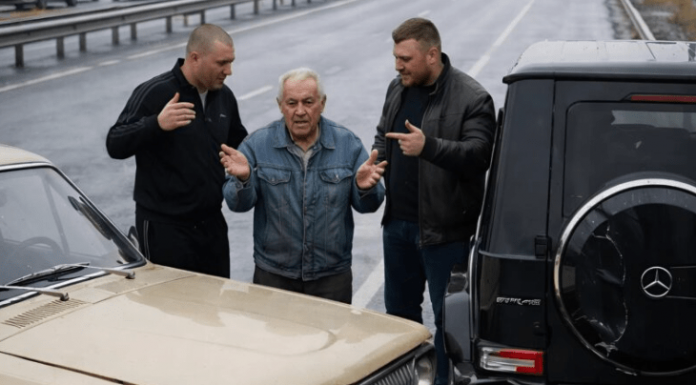 Banditi na autoputu presreli su starijeg čoveka i namerno izazvali sudar, a zatim počeli da traže novac za “štetu”: ali nisu imali pojma ko je taj starac zaista i šta će im se dogoditi samo nekoliko minuta kasnije 😱😲
