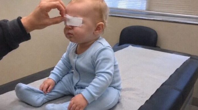Moj 9-mjesečni sin nikada nije jasno vidio moje lice… Ali kada je liječnik skinuo povez s njegova oka i ja sam šapnula njegovo ime, njegove male oči napunile su se suzama…