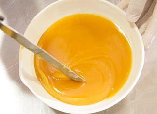 NAZIVAJU ga najboljim prirodnim antibiotikom (2 sastojka): SAMO kašikica ujutro i kažu da se nećete razboljeti!