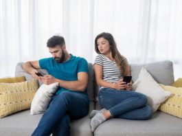 OVAKO SE MUŠKARAC PONAŠA PRE PREVARE: Otvorite širom oči, ODAĆE ga ovih 7 STVARI