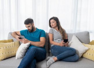 OVAKO SE MUŠKARAC PONAŠA PRE PREVARE: Otvorite širom oči, ODAĆE ga ovih 7 STVARI