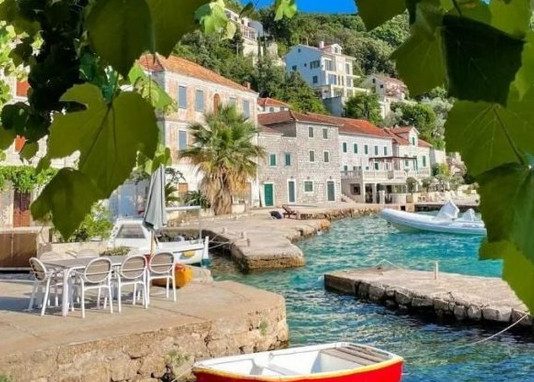 U ovom primorskom gradiću skoro da i nema turista a pravi je raj na zemlji: Sve je duplo jeftinije