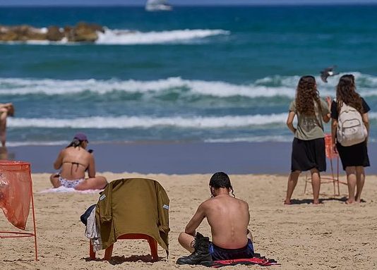 Evropa zatvara plaže zbog pojave opasne bakterije: Može dovesti do smr*i