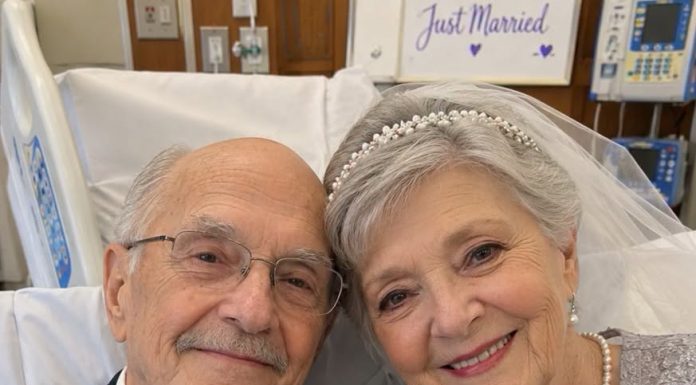 Sa 73 godine udala se za svoju školsku ljubav, ispunivši njegovu poslednju želju. Nakon njegove smrti, advokat joj je predao kutiju i otkrio istinu o tome zašto ju je oženio.