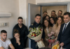 Starac kojeg su sinovi ostavili samog u bolnici već je potpisao “posljednje papire”, ali kad je liječnik otvorio vrata i doveo ljude s cvijećem, istina je slomila cijelu obitelj