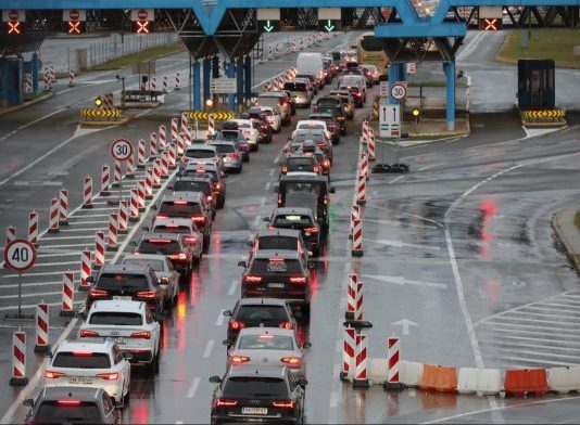 AKO PLANIRATE ODMOR, OVO MORATE ZNATI! Od jula nova pravila na granicama mijenjaju način putovanja
