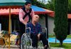 Sin je gurnuo svog paraliziranog oca u invalidskim kolicima ravno u bazen, nadajući se da se neće moći izvući te da će sav njegov novac i posao pripasti njemu; Ali sin nije mogao ni zamisliti kako će završiti taj okrutni čin.