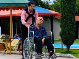 Sin je gurnuo svog paraliziranog oca u invalidskim kolicima ravno u bazen, nadajući se da se neće moći izvući te da će sav njegov novac i posao pripasti njemu; Ali sin nije mogao ni zamisliti kako će završiti taj okrutni čin.