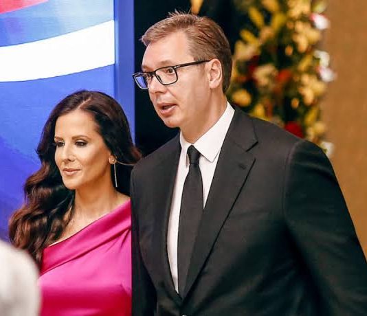 Ovdje žive ALEKSANDAR VUČIĆ I PRVA DAMA: Tamara otvorila vrata porodičnog doma, jeste li očekivali ovako nešto?! (FOTO)