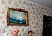 Moj otac pozvao je tri žene na svoj 70. rođendan i rekao: „Svima vama lagao sam 25 godina.” Moja majka je problijedjela, a ja sam očekivao najgore… sve dok nije stavio staru medicinsku mapu na stol…