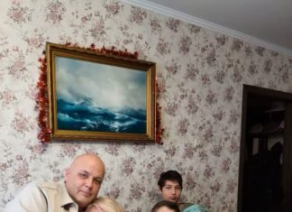 Moj otac pozvao je tri žene na svoj 70. rođendan i rekao: „Svima vama lagao sam 25 godina.” Moja majka je problijedjela, a ja sam očekivao najgore… sve dok nije stavio staru medicinsku mapu na stol…