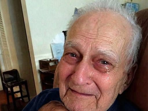 Nakon što sam se porodila, odvela sam bebu da upozna djeda koji me odgojio, ali čim joj je ugledao lice, briznuo je u plač i rekao: „Ovo je nemoguće. Nemaš pojma šta si uradila.“