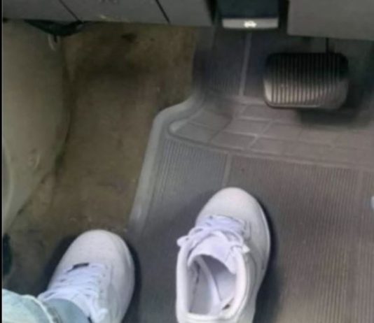 Samo će neki razumjeti šta se4 ovde događa.FOTOGRAFIJA POSVAĐALA INTERNET