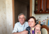 Više od 30 godina moj me muž svake večeri tjerao da pijem iz iste neoznačene boce. Mislila sam da me toliko mrzi da me polako truje — ali šest dana nakon njegove smrti liječnik je zaključao vrata…