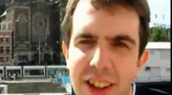 Zbog čoveka koji ima najveću “muškost”, devojka dobila potres mozga: Način na koji ga sakriva odećom mnoge ostavi u čudu Zbog čoveka koji ima najveću “muškost”, devojka dobila potres mozga: Način na koji ga sakriva odećom mnoge ostavi u čudu - featured image