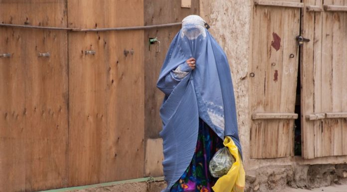 Darkov komšija oženio muslimanku zamotanu od glave do pete: Nikad je nismo ni videli ni čuli, a onda sam kroz prozor video prizor i zanemeo…