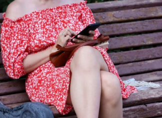 Šta znači ako stalno mrdate nogom dok sedite: Psiholozi kažu da ovo otkriva više nego što mislite