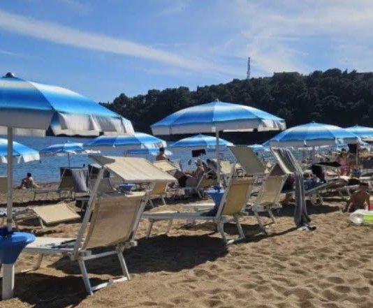Pakao na crnogorskom primorju: Turisti besni pakuju kofere i prekidaju odmor, u špicu sezone se ovo dešava…