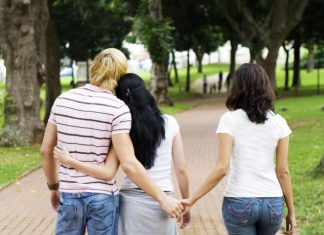 Deset znakova koji otkrivaju da si za muškarca samo opcija i da te koristi za podizanje svog ega