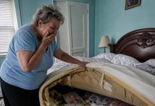 Oprala sam plahte sedam puta, ali neobičan miris mojeg supruga i dalje nije nestajao… No kada sam vlastitim rukama rasporila madrac, istina skrivena u njemu sledila mi je srce i u jednom trenutku uništila naš osmogodišnji brak.