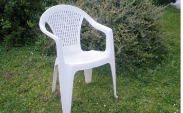 Kako vratiti bijelim plastičnim stolicama uredan izgled uz jedan jednostavan kućni postupak Kako vratiti bijelim plastičnim stolicama uredan izgled uz jedan jednostavan kućni postupak - featured image
