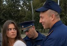 Zaustavili su je bez jasnog objašnjenja, a onda je jedan detalj iz džepa promijenio tok cijele kontrole Zaustavili su je bez jasnog objašnjenja, a onda je jedan detalj iz džepa promijenio tok cijele kontrole - featured image