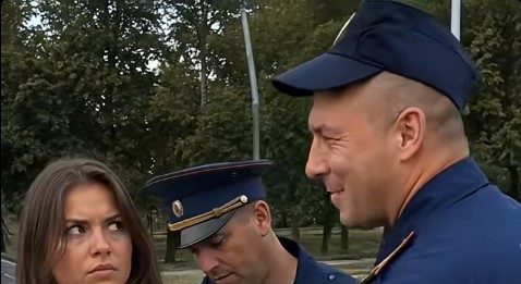 Zaustavili su je bez jasnog objašnjenja, a onda je jedan detalj iz džepa promijenio tok cijele kontrole Zaustavili su je bez jasnog objašnjenja, a onda je jedan detalj iz džepa promijenio tok cijele kontrole - featured image