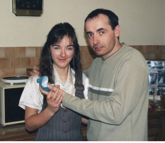 Marko iz Užica oženio 20 godina mlađu Albanku: Doveo je u selo, a ona zanemela od šoka kad je videla šta mu stoji u pasošu
