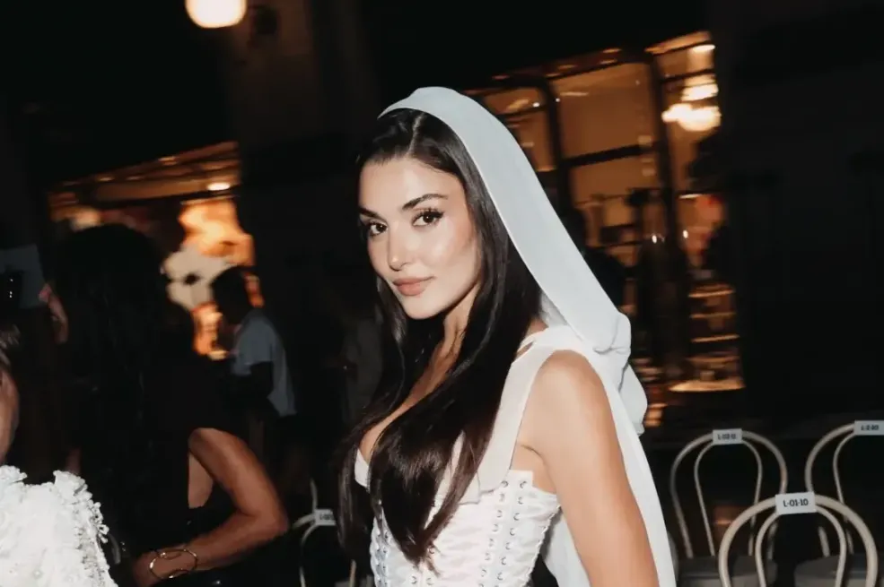 1790595809-hande-ercel-vogue-world-4-690x480-1