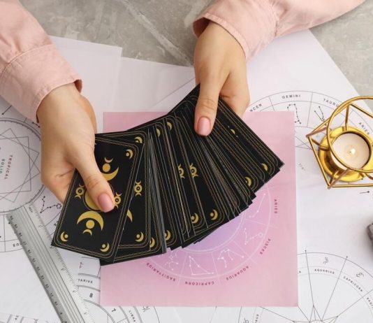 Septembarski tarot za svih 12 znakova: Mjesec odluka, završetaka i neočekivanih novih pravaca