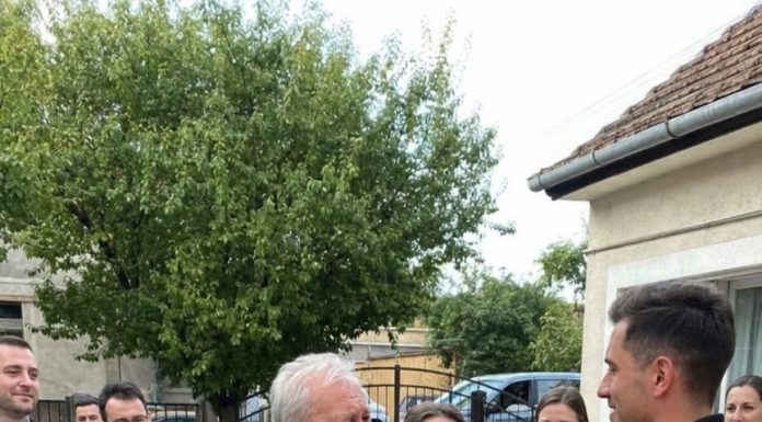 Snaha je postavila dva stola kako bi dočekala svekra iz bolnice. Kad sam ugledala nepoznate goste koje je pozvala, lice mi je planulo od bijesa.