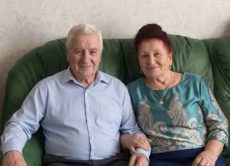 Moj otac je celog života uzimao celu platu moje majke. Jednog dana smo konačno saznali na šta je potrošio sav taj novac.