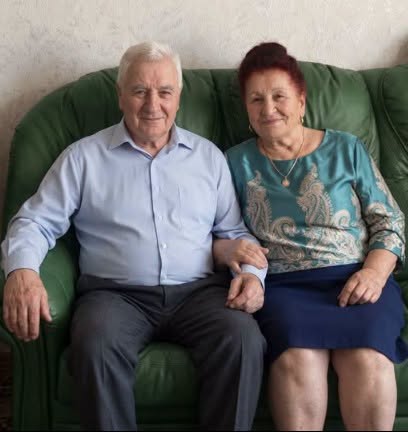 Moj otac je celog života uzimao celu platu moje majke. Jednog dana smo konačno saznali na šta je potrošio sav taj novac.
