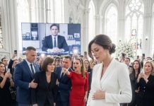 Moj muž je bio hladan u svom lijesu tek nekoliko sati kad je moja svekrva već tražila ključeve od našeg doma. „Spakiraj kofere, inkubator“, podsmjehnula se, ispuštajući navodni test očinstva na lijes. „Milijuni mog sina pripadaju njegovoj pravoj obitelji.“ 😲