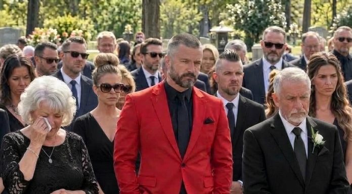 Moj brat je stigao na sahranu našeg oca u jarkocrvenom odijelu i odmah sam se uznemirila. Svi ostali muškarci u kapeli bili su obučeni u crno, ugljenasto ili tamnosivo. A onda je ušao Eric.