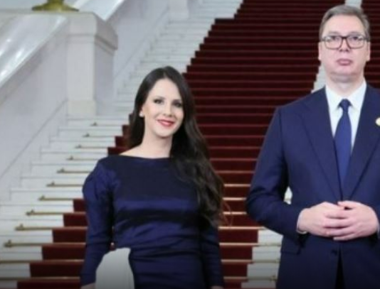 Ovdje žive ALEKSANDAR VUČIĆ I PRVA DAMA: Tamara otvorila vrata porodičnog doma, jeste li očekivali ovako nešto?! (FOTO)