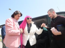 ŠTA SE DESILO SA KOSOM ZORICE BRUNCLIK? Snimak pevačice kruži internetom, počela je da nosi maramu!Bolest uzela maha (VIDEO)